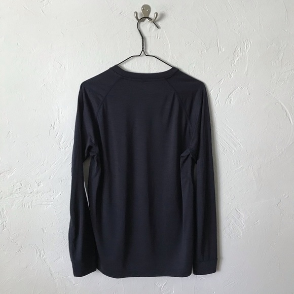 uniqlo dark blue tee shirt new without tags - Picture 3 of 10
